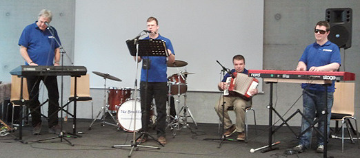 Fr musikalische Unterhaltung bei der Preisverleihung sorgten die Braillers, die Band des Blindeninstitutes Wrzburg