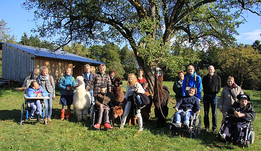 Gruppenbild mit Alpaka, Lama, Rollis und Fugnger - alle inklusive!