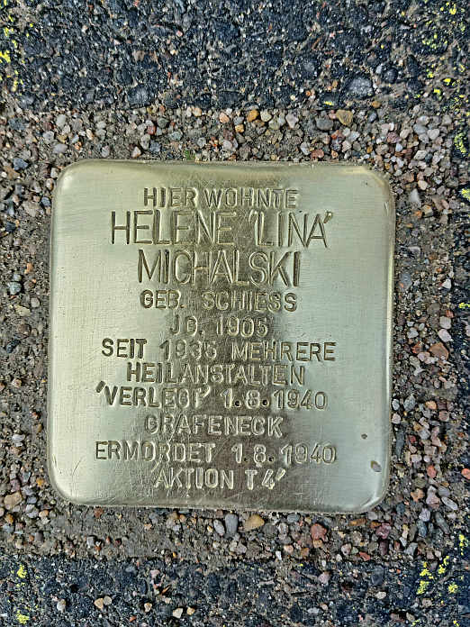 Als Kleindenkmal gegen das Vergessen erinnert nun der neu verlegte STOLPERSTEIN an Helene 