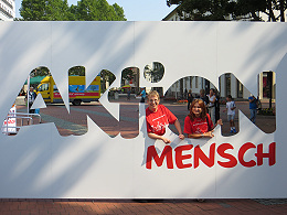 Jutta Pagel-Steidl und Helga Vazquez bei der Aktion Mensch Stdtetour in Stuttgart