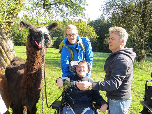 Bitte lcheln! Mensch und Tier genieen die Pause 